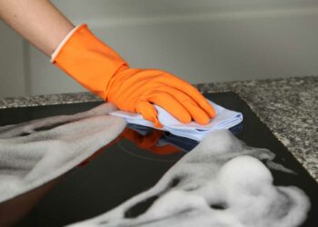 Como limpar cooktop: técnicas eficazes para deixá-lo brilhando