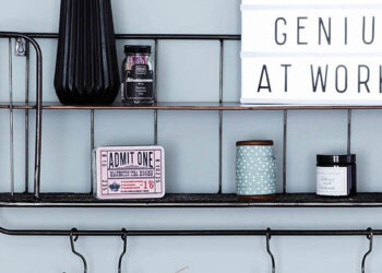 Prateleira industrial: o que é, como usar e ideias incríveis de decoração
