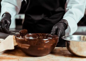 Como derreter chocolate: 7 dicas para aproveitá-lo em suas receitas