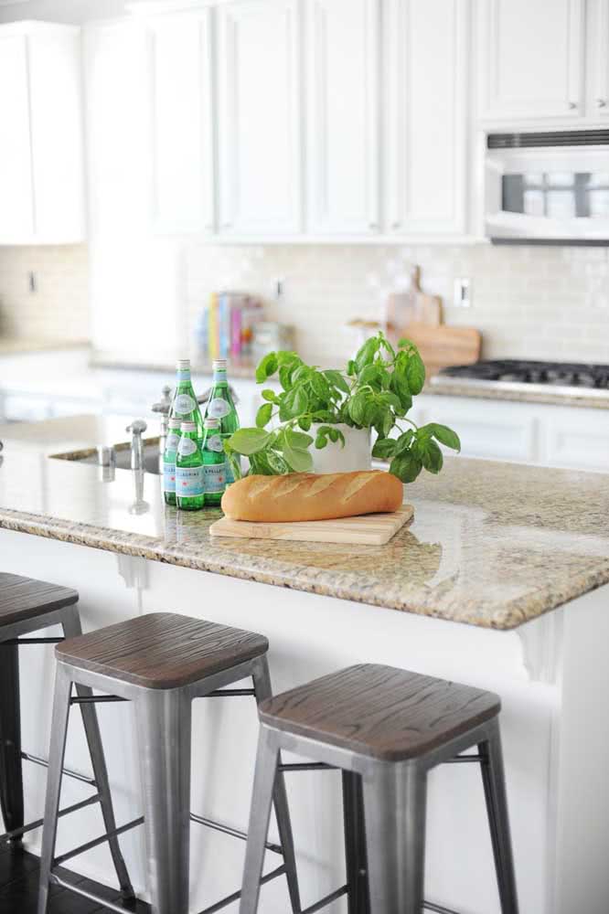 Bancada de cozinha de granito: praticidade de limpeza no dia a dia