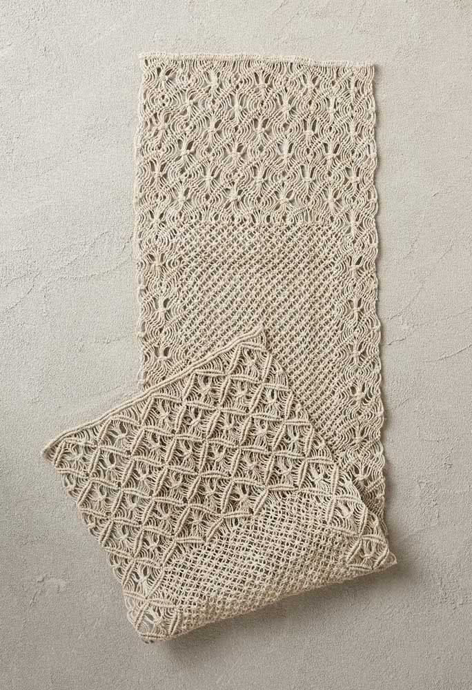 Delicado e romântico: uma linda inspiração de tapete de crochê para porta da sala
