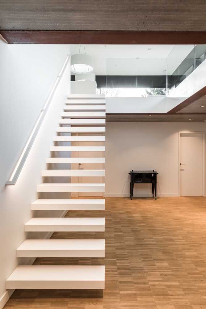Escada flutuante de concreto: visual clean, moderno e minimalista 