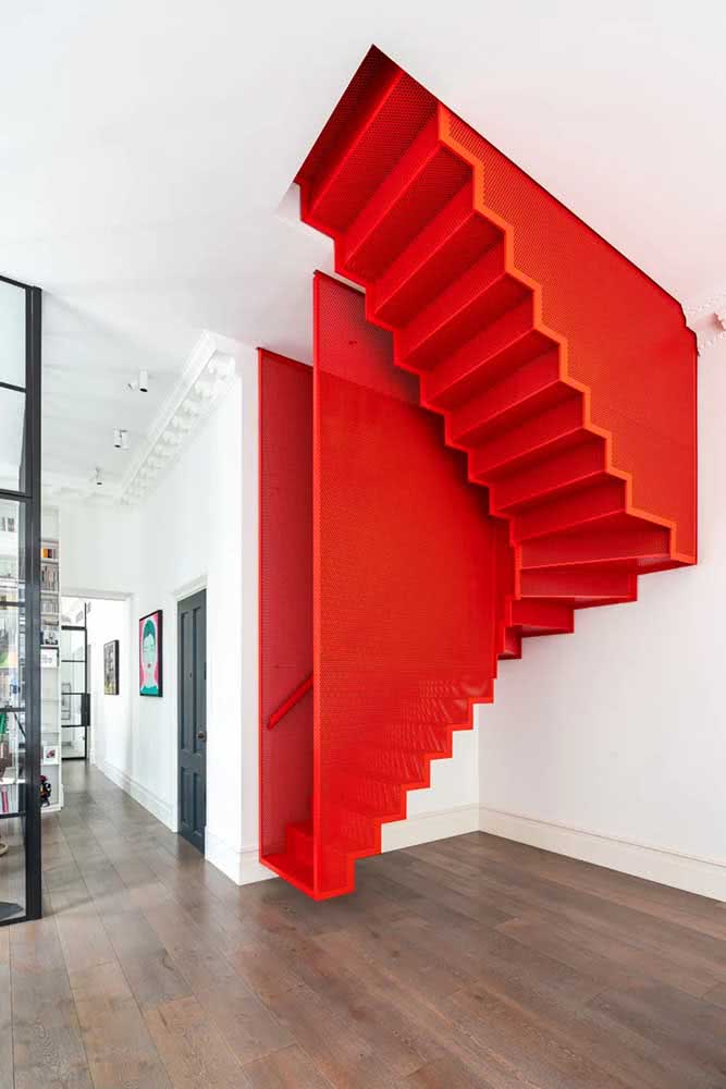 Um design pra lá de arrojado e contemporâneo para inovar no estilo da escada flutuante