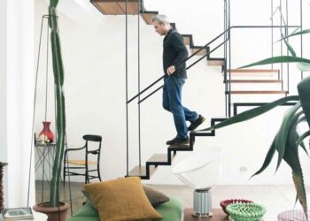 Escada flutuante: o que é, vantagens, dicas e 50 referências incríveis