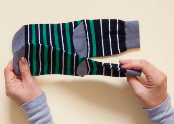 Como dobrar meia: o passo a passo mais prático e rápido da internet