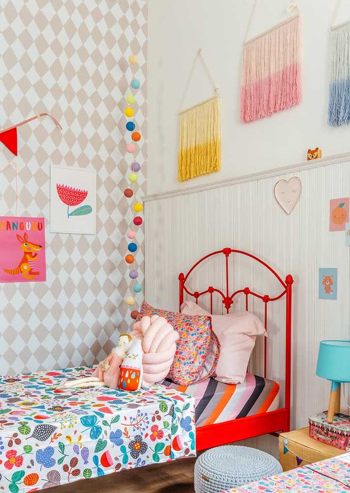 Papel de parede para quarto infantil feminino estampado com figuras geométricas 