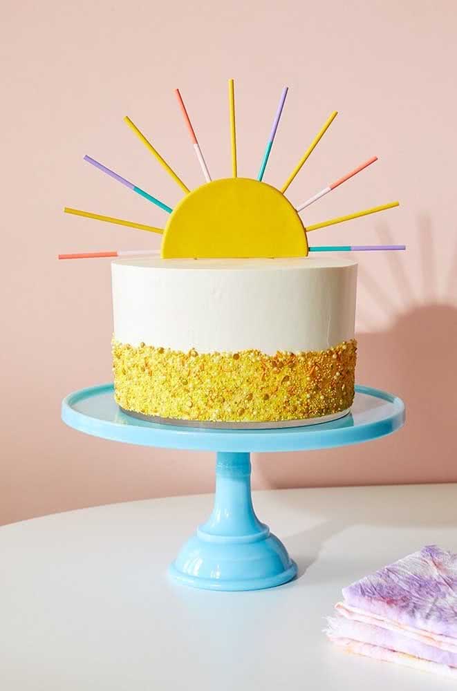 Topper de bolo criativo simulando um sol