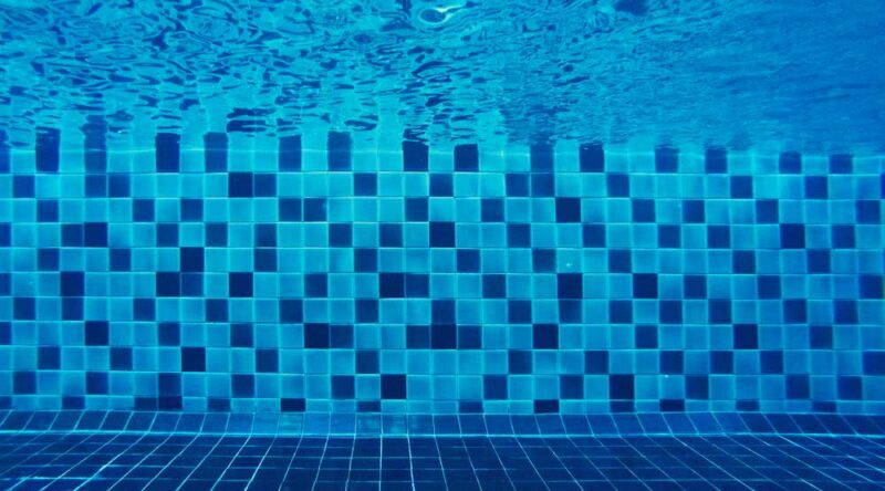 Manutenção de piscina: importância, materiais necessários e dicas