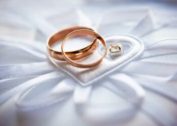 Como limpar aliança: conheça dicas certeiras para deixá-la radiante