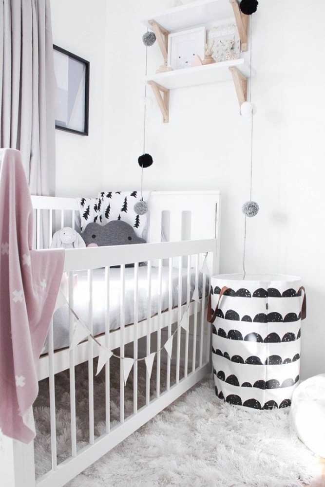 Enfeites para quarto de bebê em preto e branco