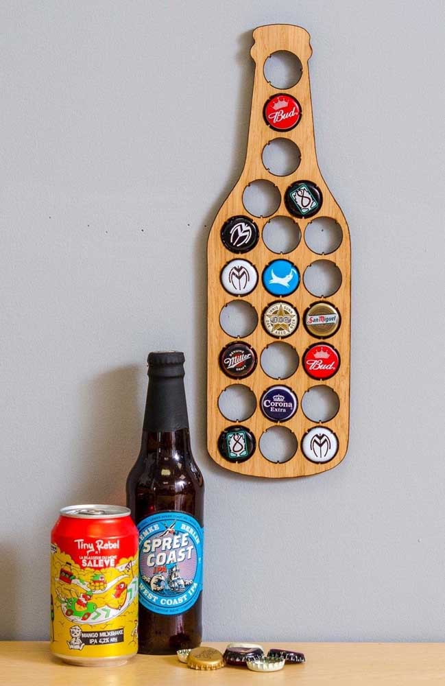 Complete a garrafa! Um artesanato com tampinhas de garrafa de cerveja para descontrair o ambiente social da casa