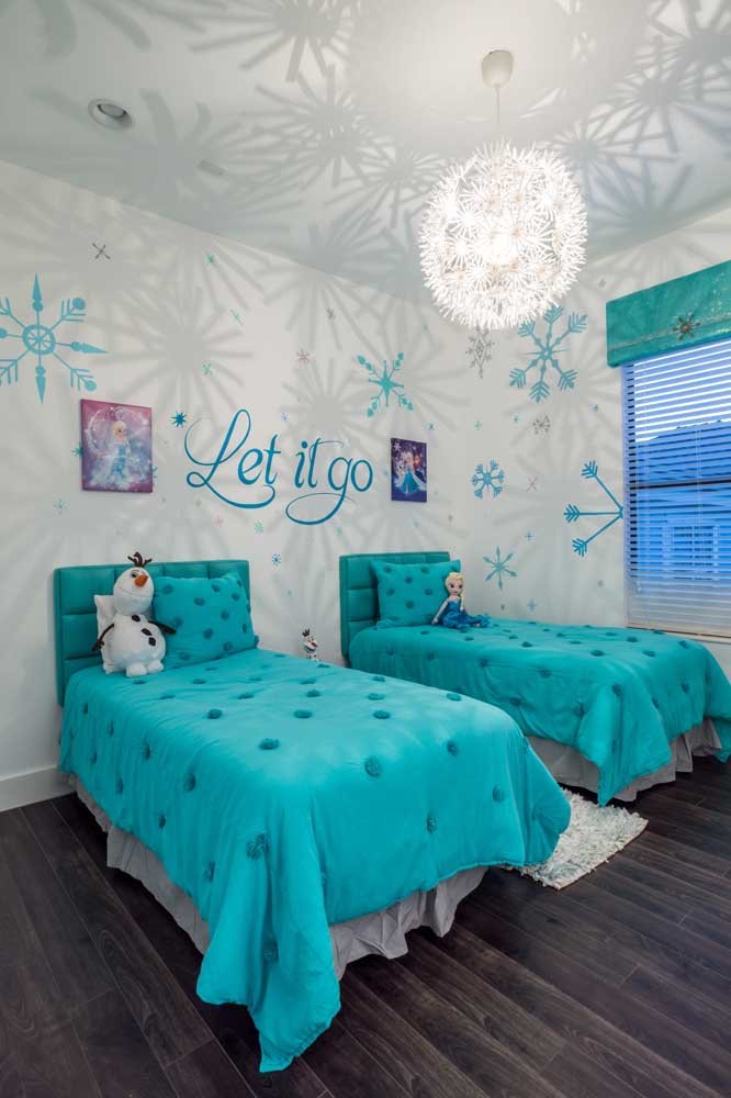 Let it Go! A letra da música do filme também pode ser usada como decoração do quarto da Frozen