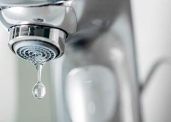 Torneira vazando: principais causas, cuidados e como consertar?