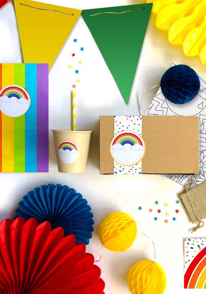 Festa na caixa infantil simples com tema arco íris