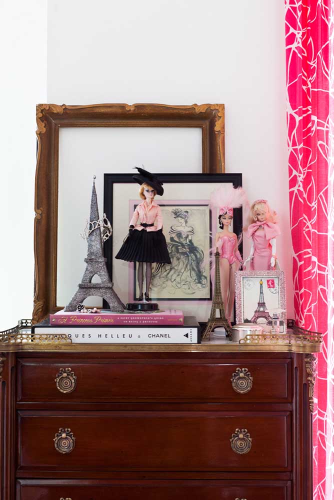 Que tal um quarto da Barbie em estilo vintage? Um luxo!