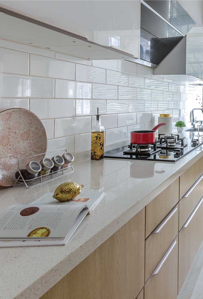 Cores de granito para cozinha moderna: o branco é neutro e clean