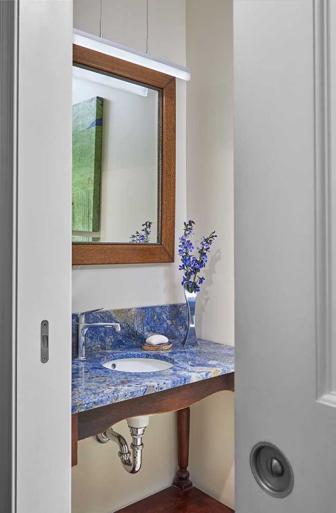 Granito azul para uma bancada de banheiro super original