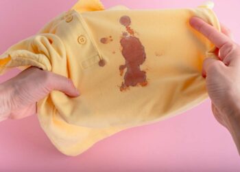 Como tirar mancha de sangue da roupa: principais formas para você seguir