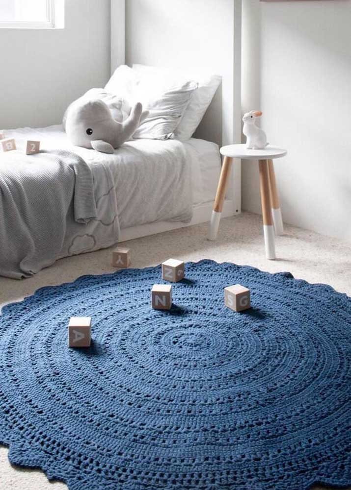 Bico de crochê simples para tapete redondo. A peça toda se destaca