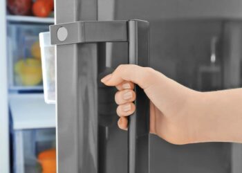 Como limpar borracha de geladeira: veja como fazer passo a passo