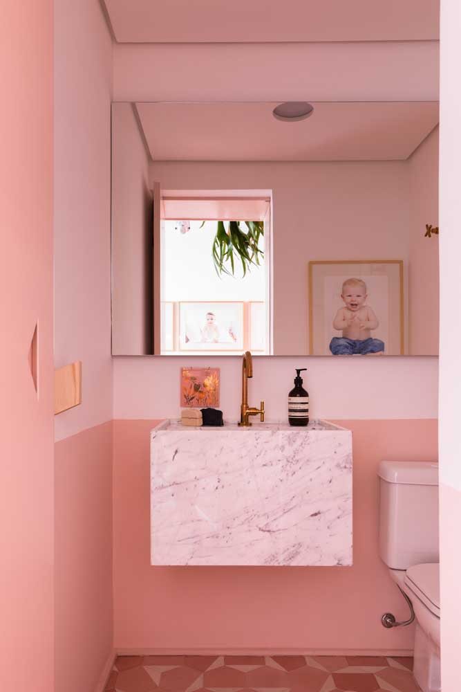 Banheiro rosa millennial para quebrar tabus