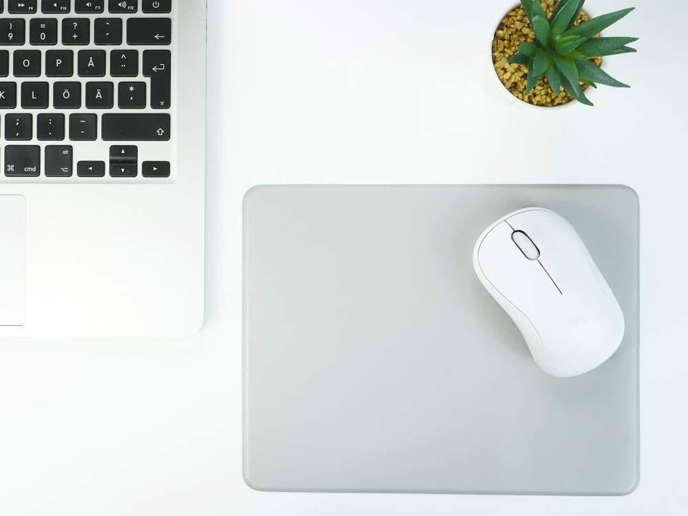 Como Limpar Mouse Pad Passo a Passo para ter a Mesa Limpa