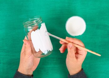 Tinta para vidro: quais os principais tipos e técnicas de uso?