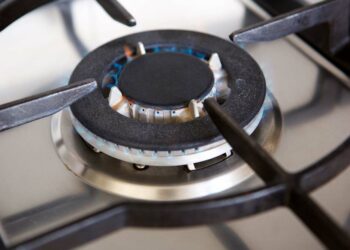 Como limpar boca de fogão: passo a passo fácil para eliminar a sujeira