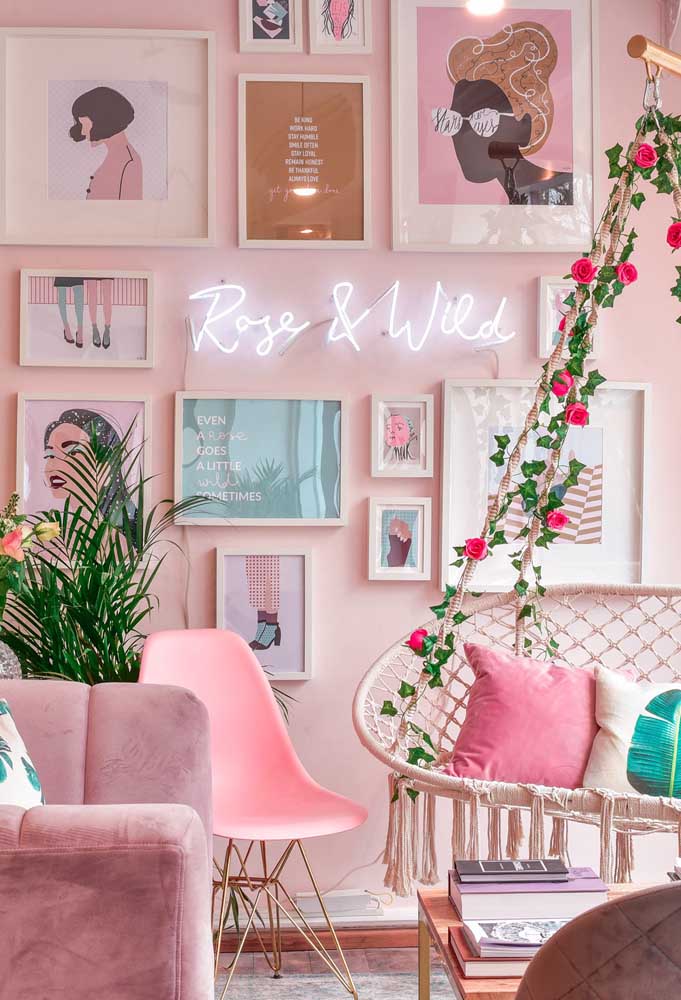 Sala de estar rosa super feminina e moderna
