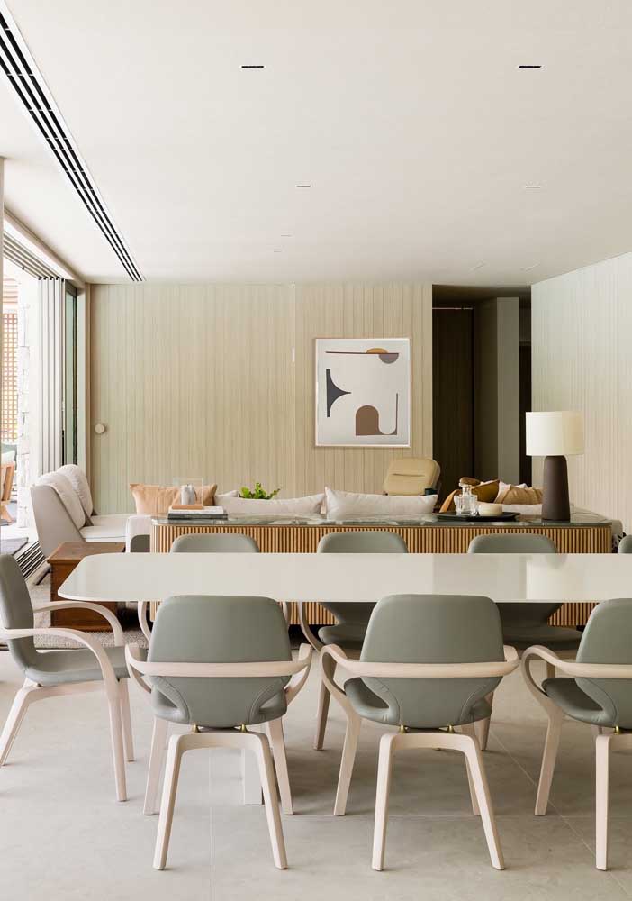 O buffet para sala de jantar pode ser usado para demarcar os espaços entre ambientes integrados