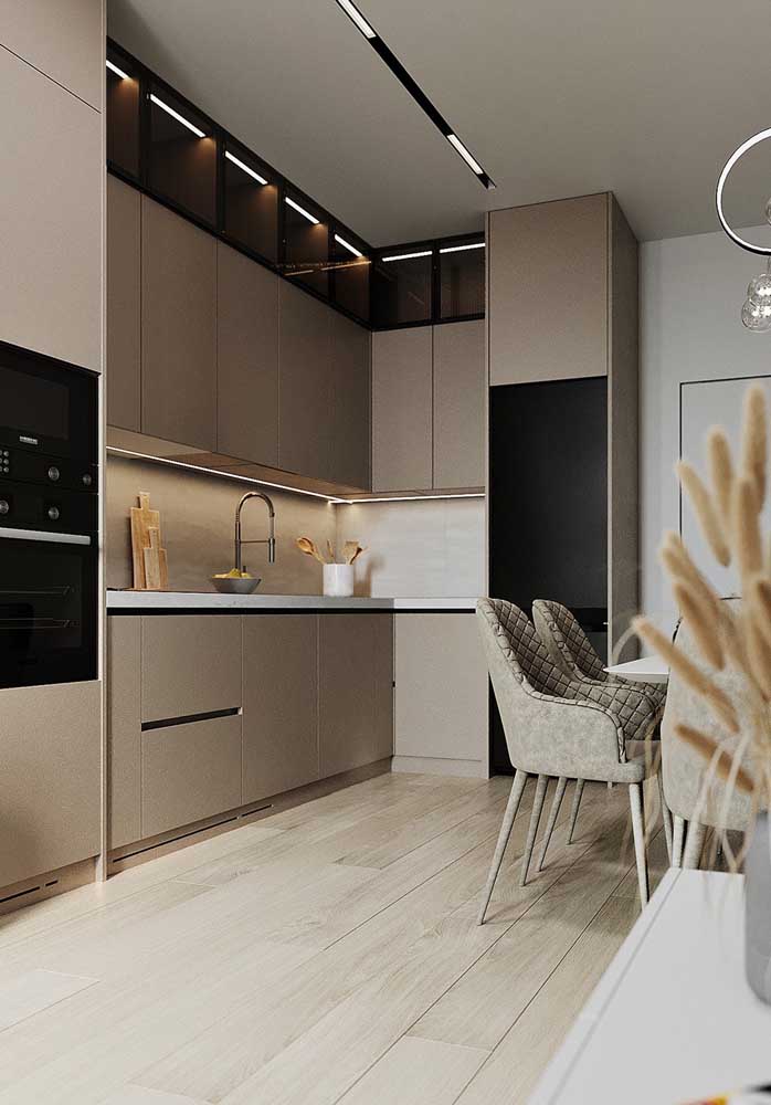 Que tal um projeto elegante de cozinha planejada pequena e moderna para apartamento?