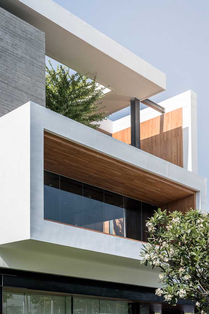 Linhas retas marcantes para uma fachada de casa bonita e moderna