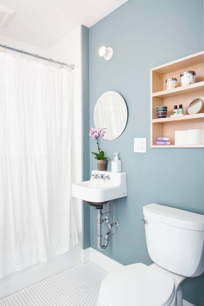 Pia para banheiro pequeno simples com visual retrô super charmoso