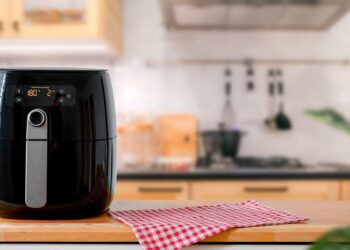 Como limpar airfryer: dicas essenciais e passo a passo por dentro e por fora
