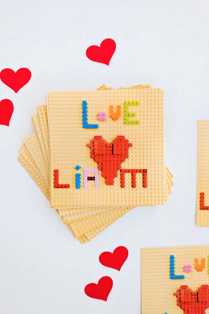 Essa ideia é genial: cartão dia dos namorados feito com Lego