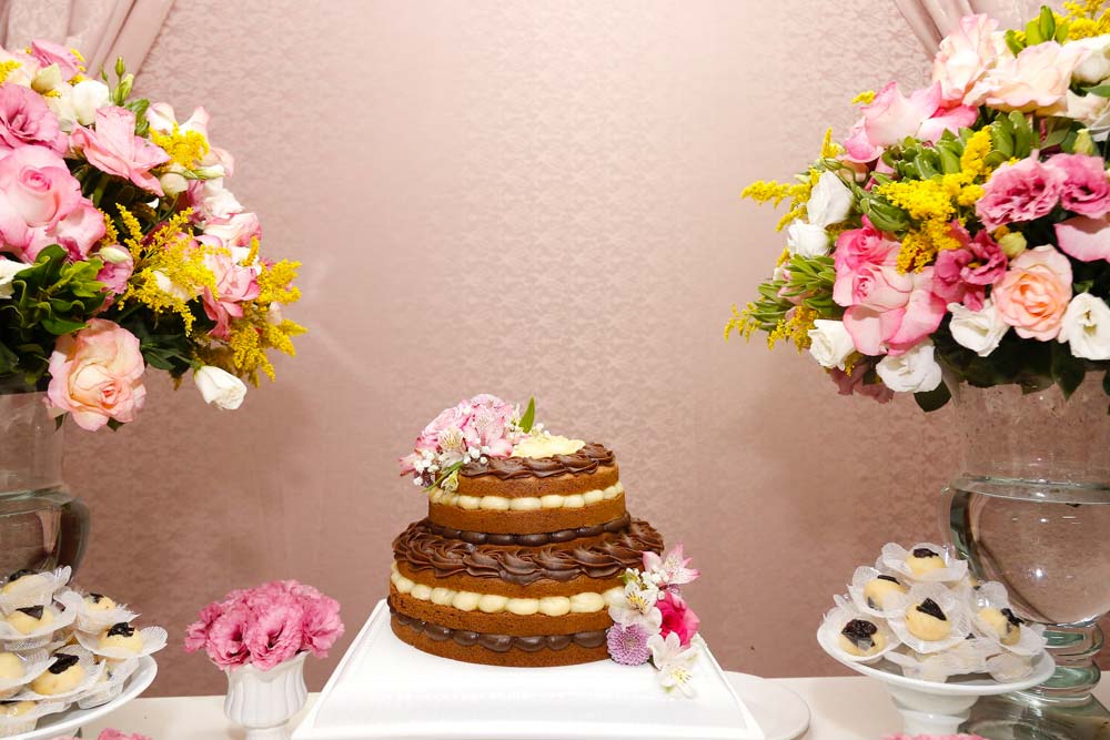 Bolo de Aniversário Infantil Feminino - Decoração Fácil