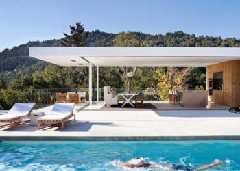 Área gourmet com piscina: dicas para planejar e 50 projetos lindos