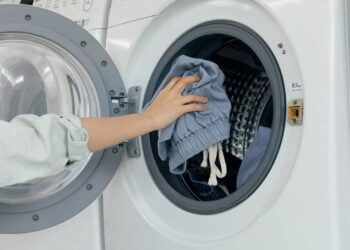 Roupa suja após a lavagem: saiba o que fazer para evitar