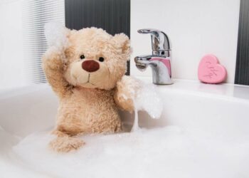 Como lavar bicho de pelúcia: conheça 4 maneiras fáceis e eficazes