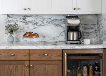 Cantinho do café com frigobar: como montar e 50 projetos incríveis