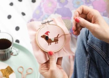 Bordado à mão: como fazer passo a passo e 50 ideias lindas