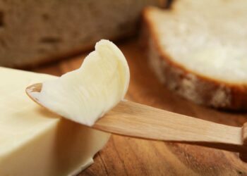 Veja 9 usos da manteiga que você não sabia e podem te salvar no dia a dia