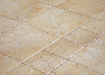 Como limpar rejunte encardido: formas eficazes para deixar como novo