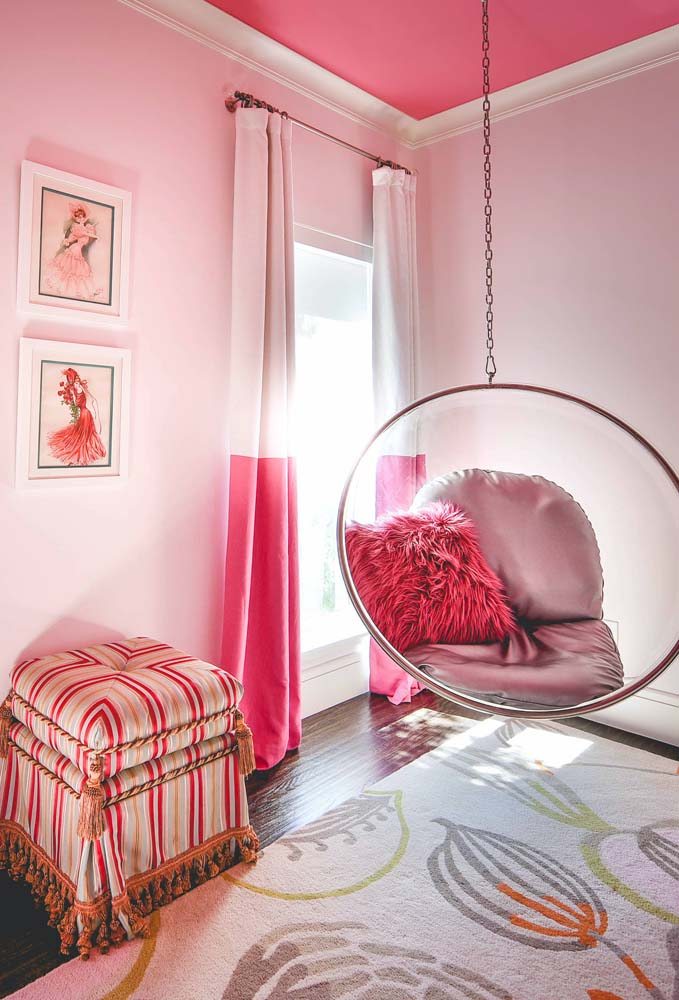 Transparente, a bubble chair se ajusta a qualquer estilo decorativo