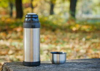 Como limpar garrafa térmica: veja o passo a passo fácil e eficaz