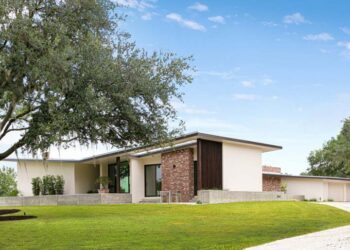 Fachadas de casas pequenas: 97 projetos para você se inspirar