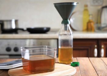 Descarte de óleo de cozinha: como fazer e reaproveitar corretamente?