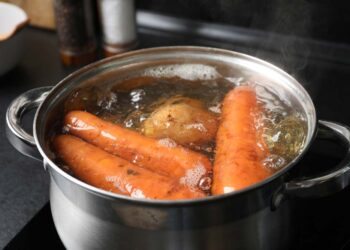 Como cozinhar cenoura: 5 técnicas fáceis com passo a passo