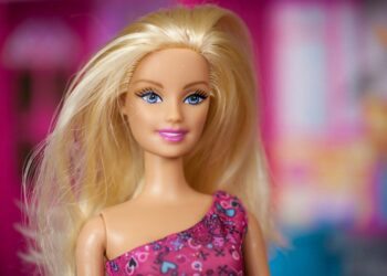 Como desembaraçar cabelo de boneca: técnicas e dicas expert