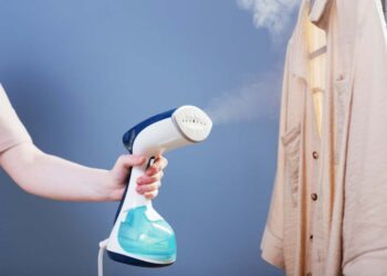 Passar roupa a vapor: tipos, como funciona, vale a pena?